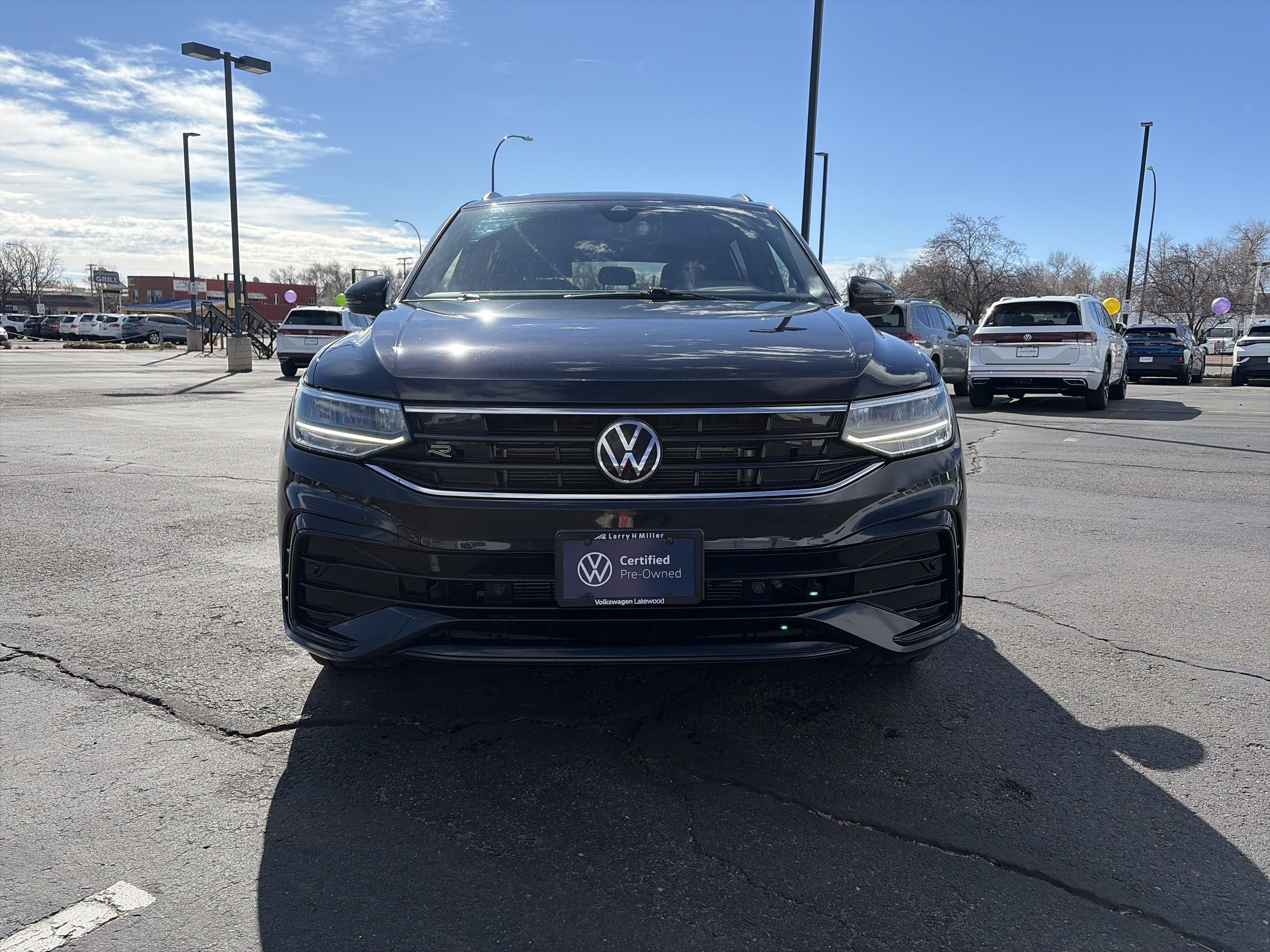 Certified 2023 Volkswagen Tiguan SE R-Line image 2