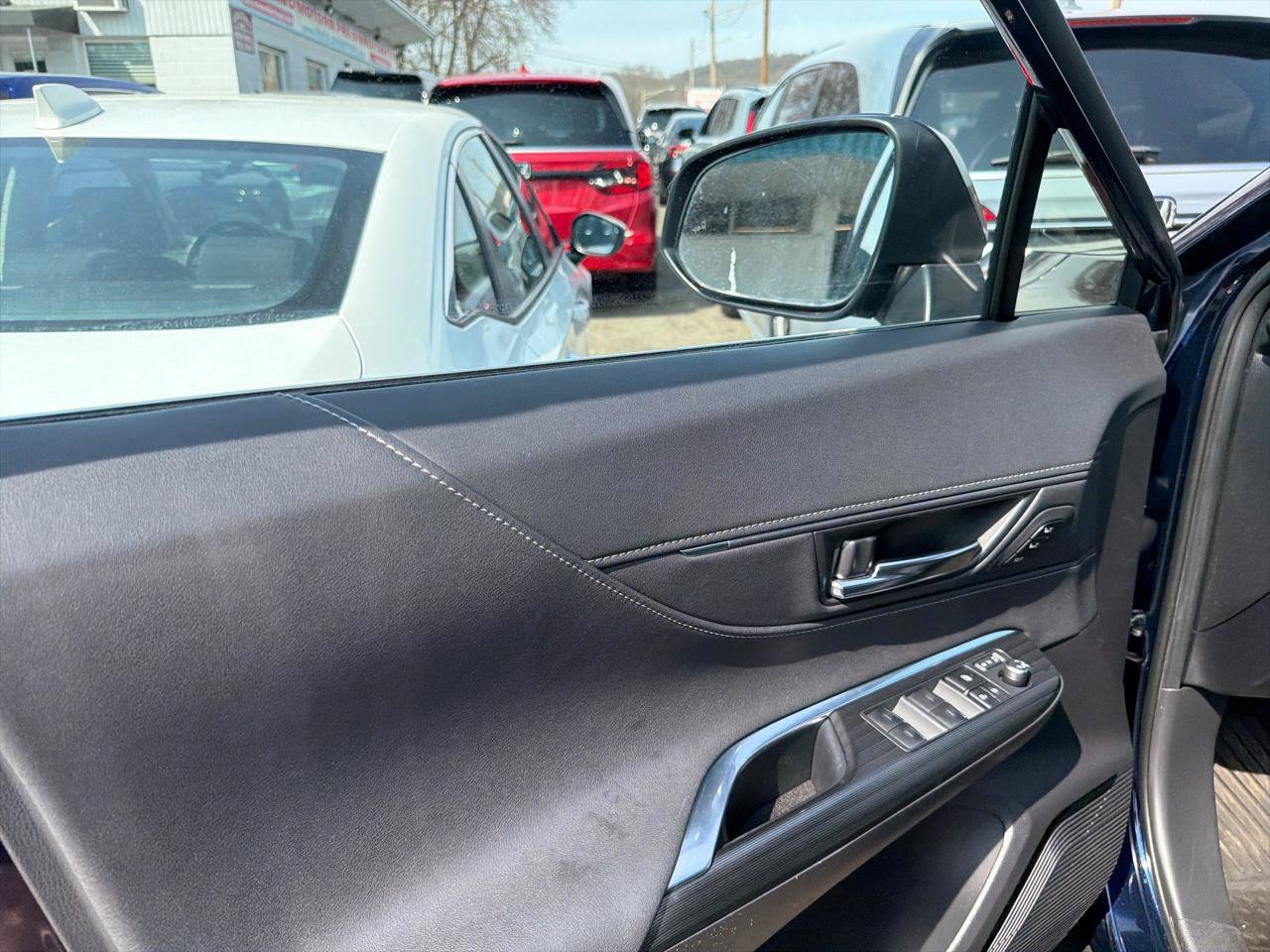 Used 2023 Toyota Venza XLE AWD/4WD image 17