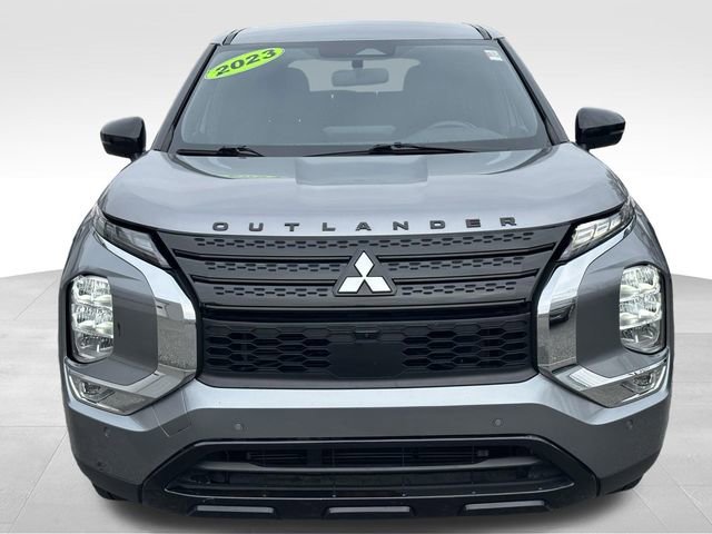 Used 2023 Mitsubishi Outlander SE Black Edition image 22