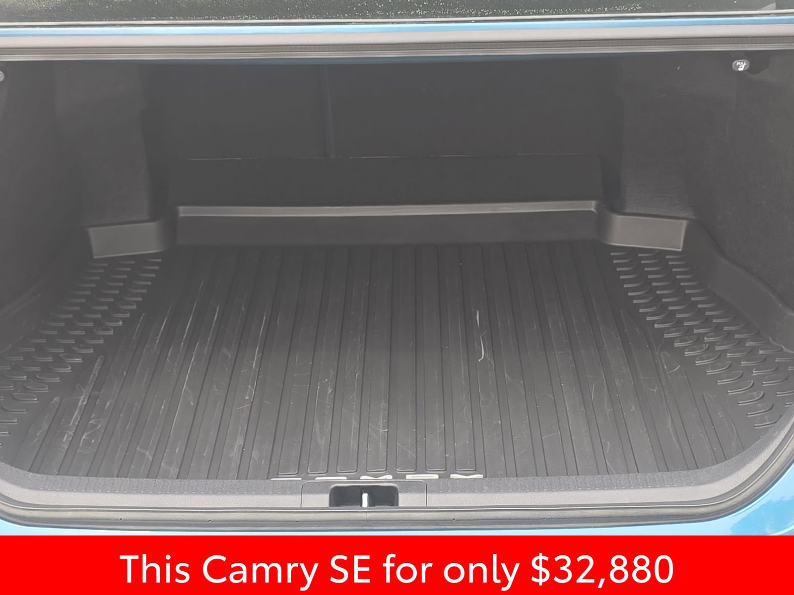 Used 2025 Toyota Camry SE w/ Convenience Package image 18