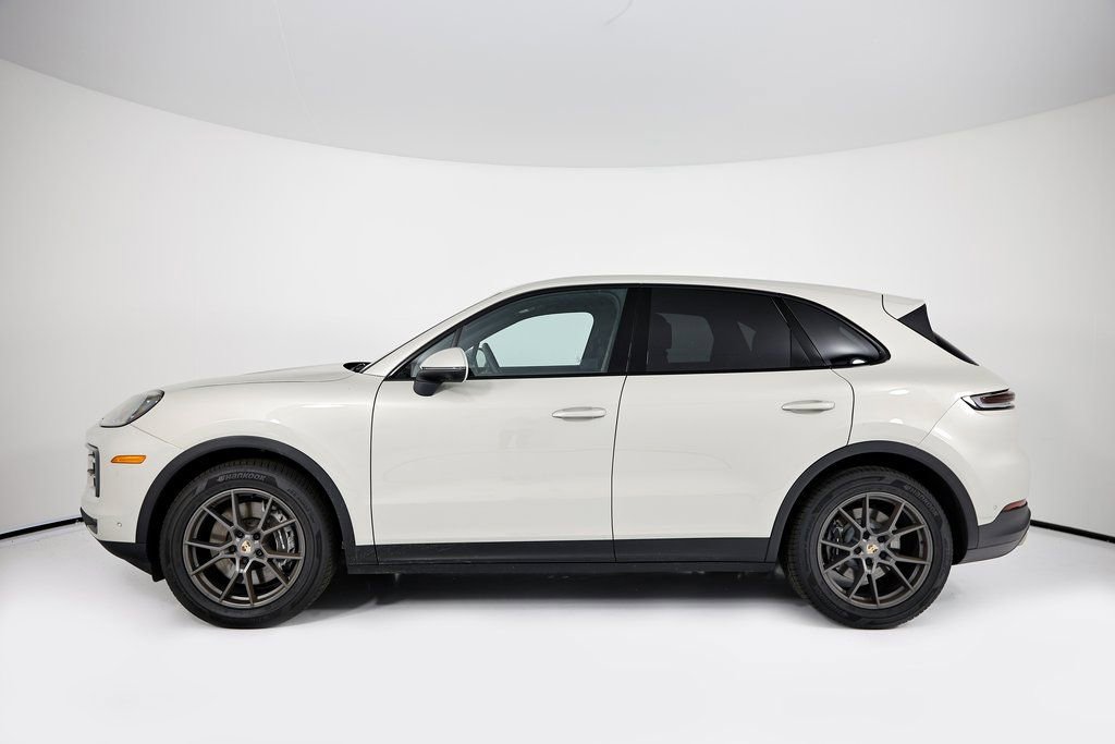 Certified 2025 Porsche Cayenne AWD/4WD image 2