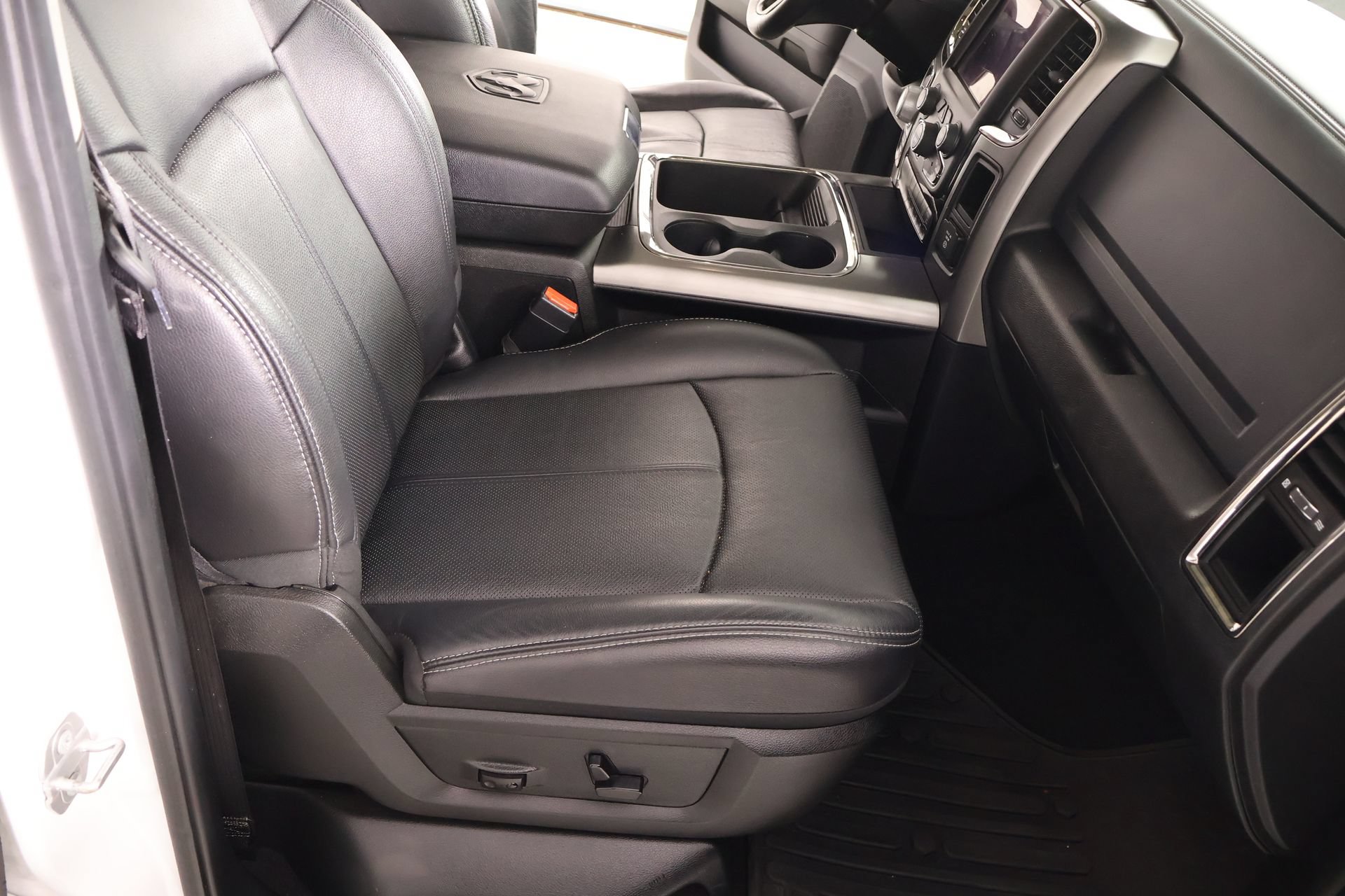 Used 2018 RAM 1500 Sport w/ Convenience Group AWD/4WD image 14