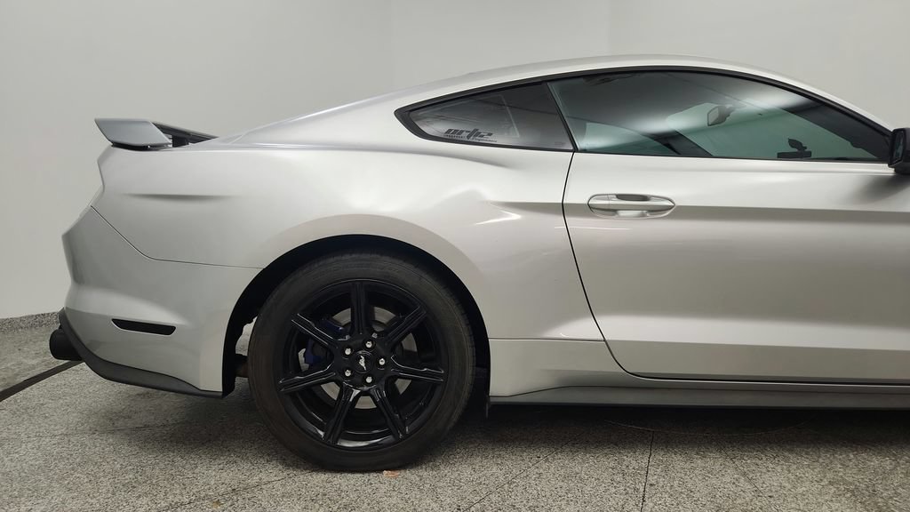 Used 2018 Ford Mustang GT RWD image 14