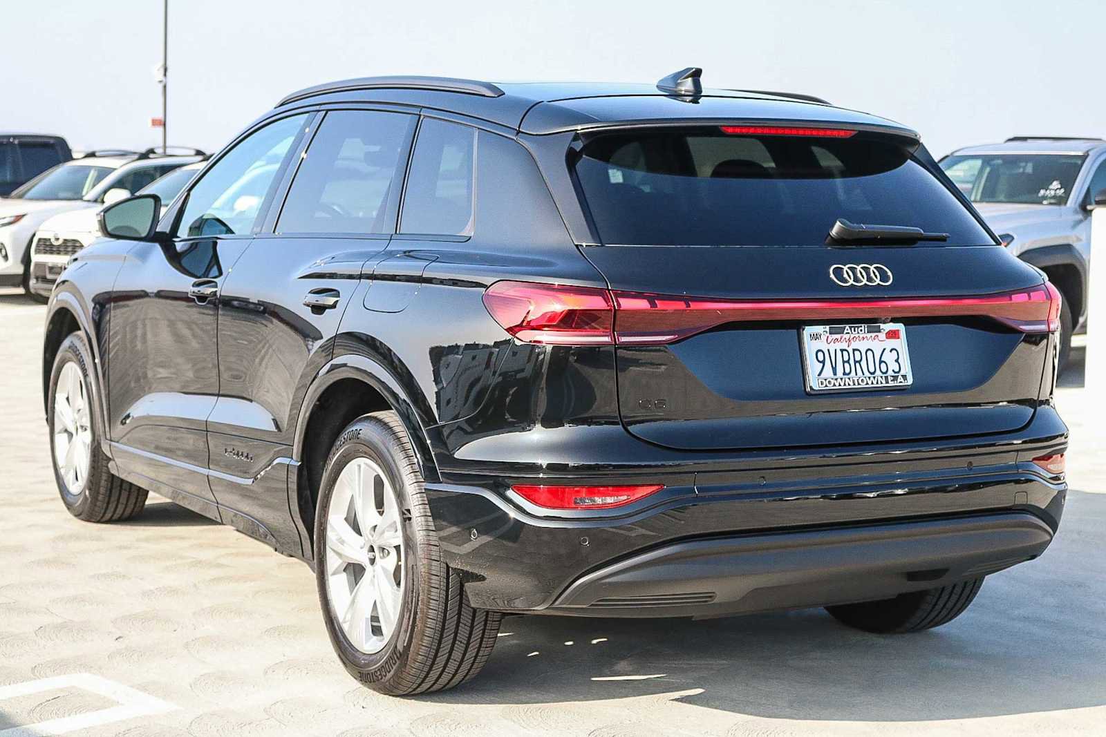 Used 2025 Audi Q6 e-tron Premium w/ Convenience Package image 9