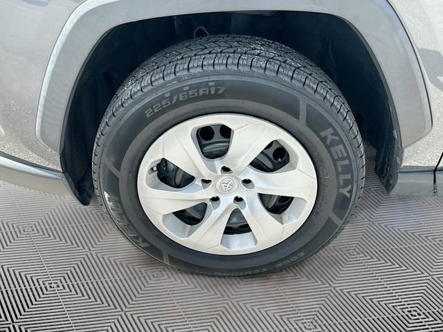 Used 2023 Toyota RAV4 LE FWD image 29
