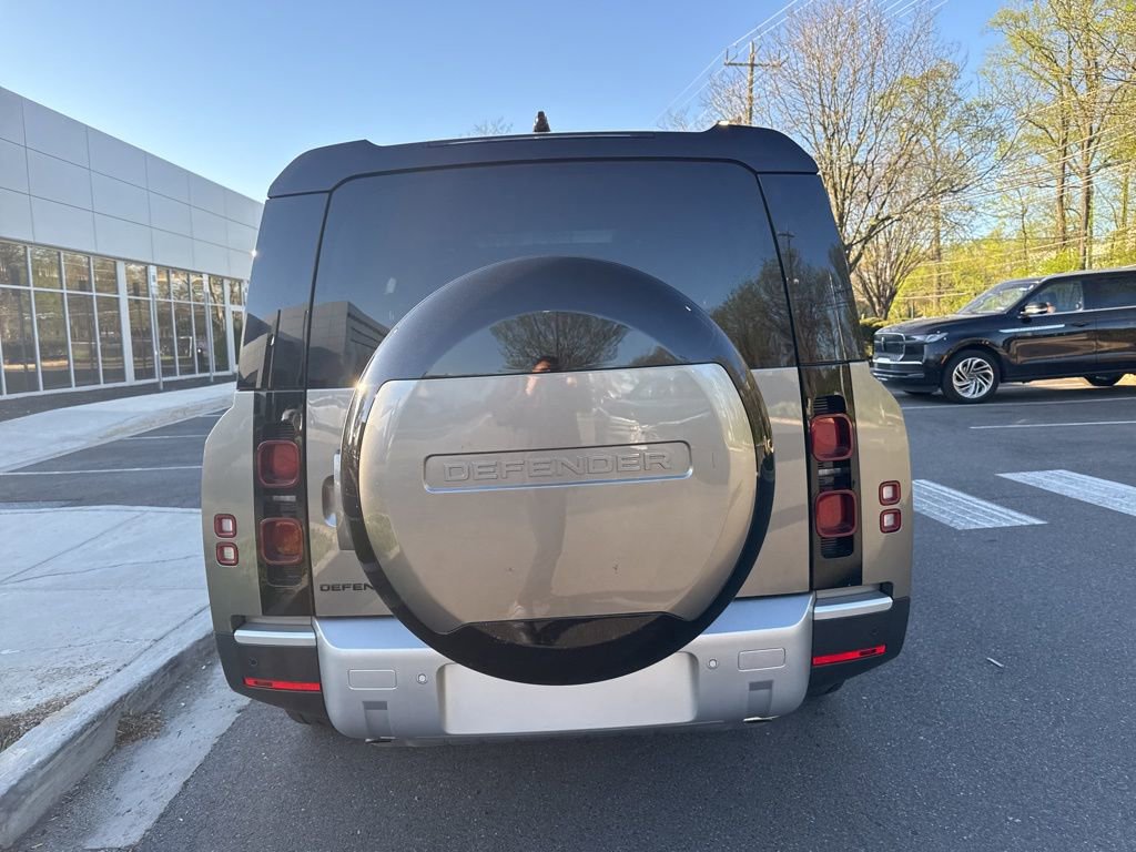 Used 2024 Land Rover Defender 130 S image 7