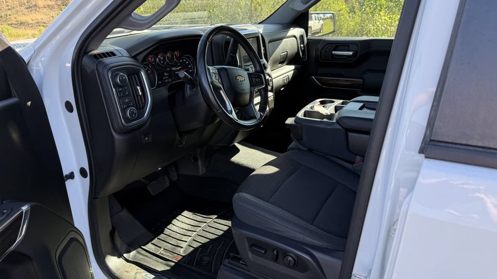 Used 2021 Chevrolet Silverado 1500 LT AWD/4WD image 3