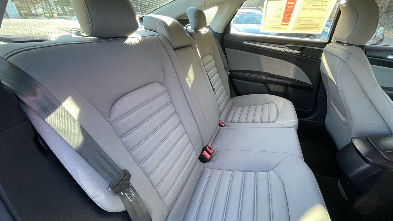 Used 2015 Ford Fusion S image 25