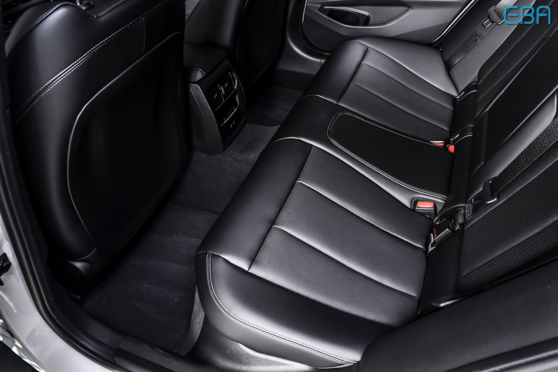 Used 2025 BMW 330i xDrive Sedan w/ Convenience Package image 21