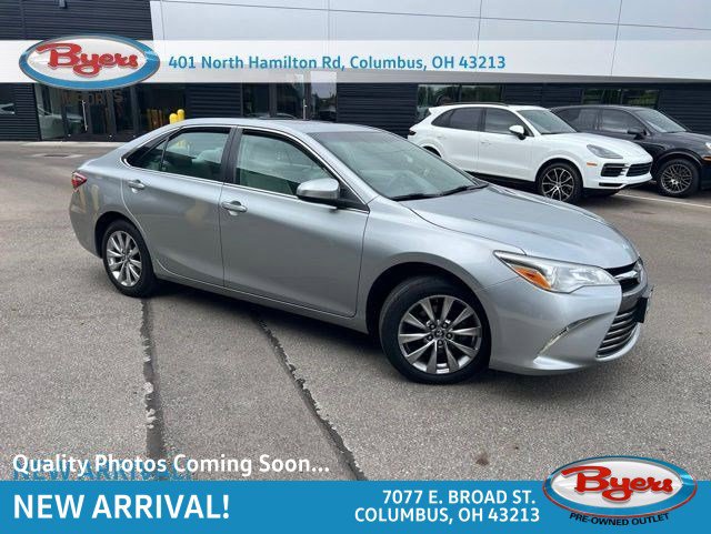 Used 2017 Toyota Camry XLE FWD image 1