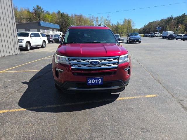 Used 2019 Ford Explorer XLT w/ Equipment Group 202A AWD/4WD image 2