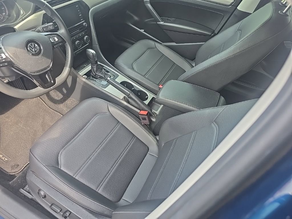 Used 2022 Volkswagen Passat 2.0T SE image 12