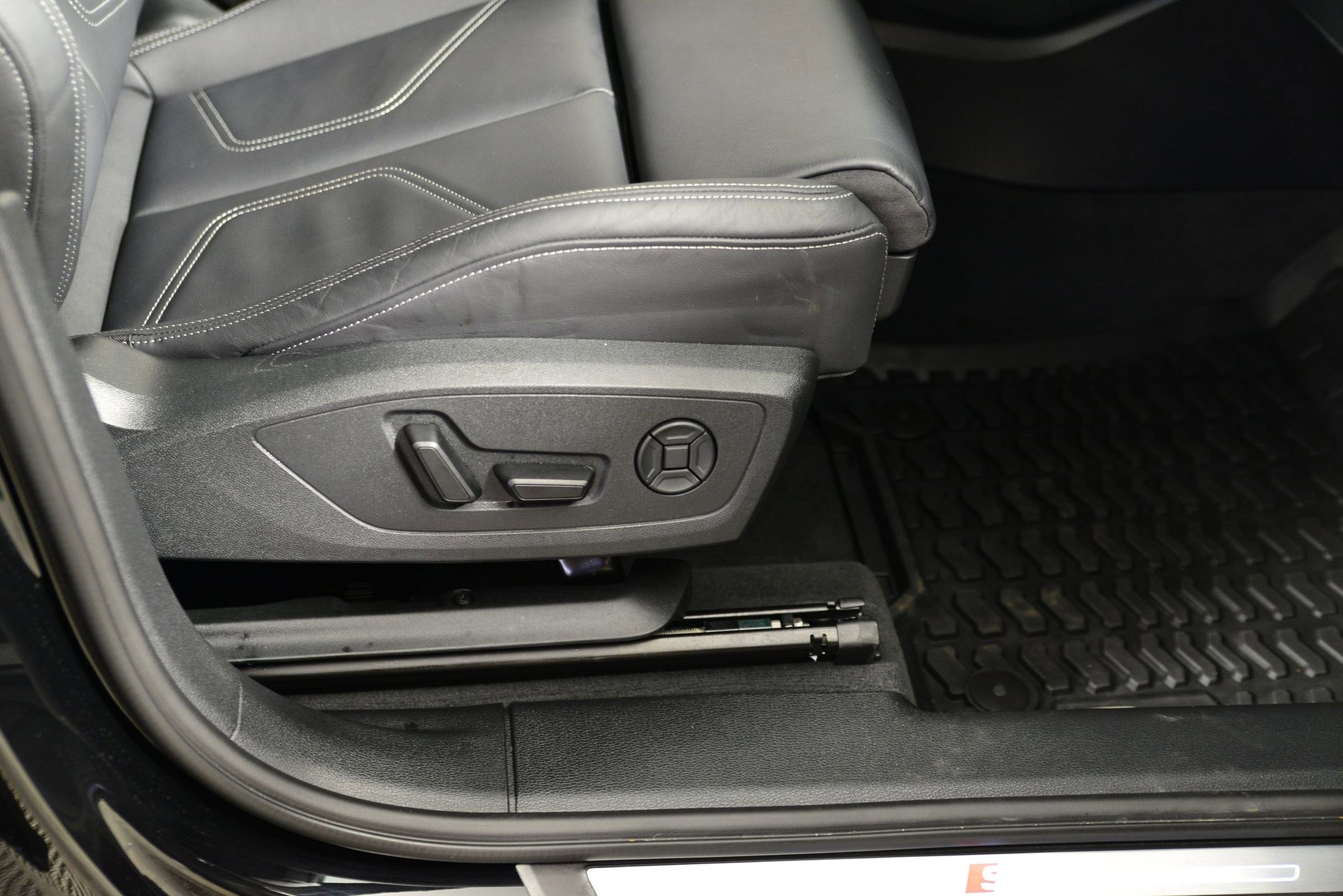 Certified 2025 Audi Q3 2.0T Premium w/ Convenience Package image 10