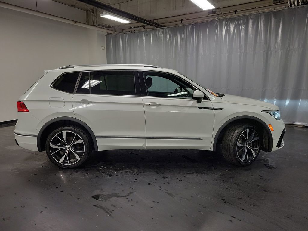 Used 2023 Volkswagen Tiguan SEL R-Line image 9