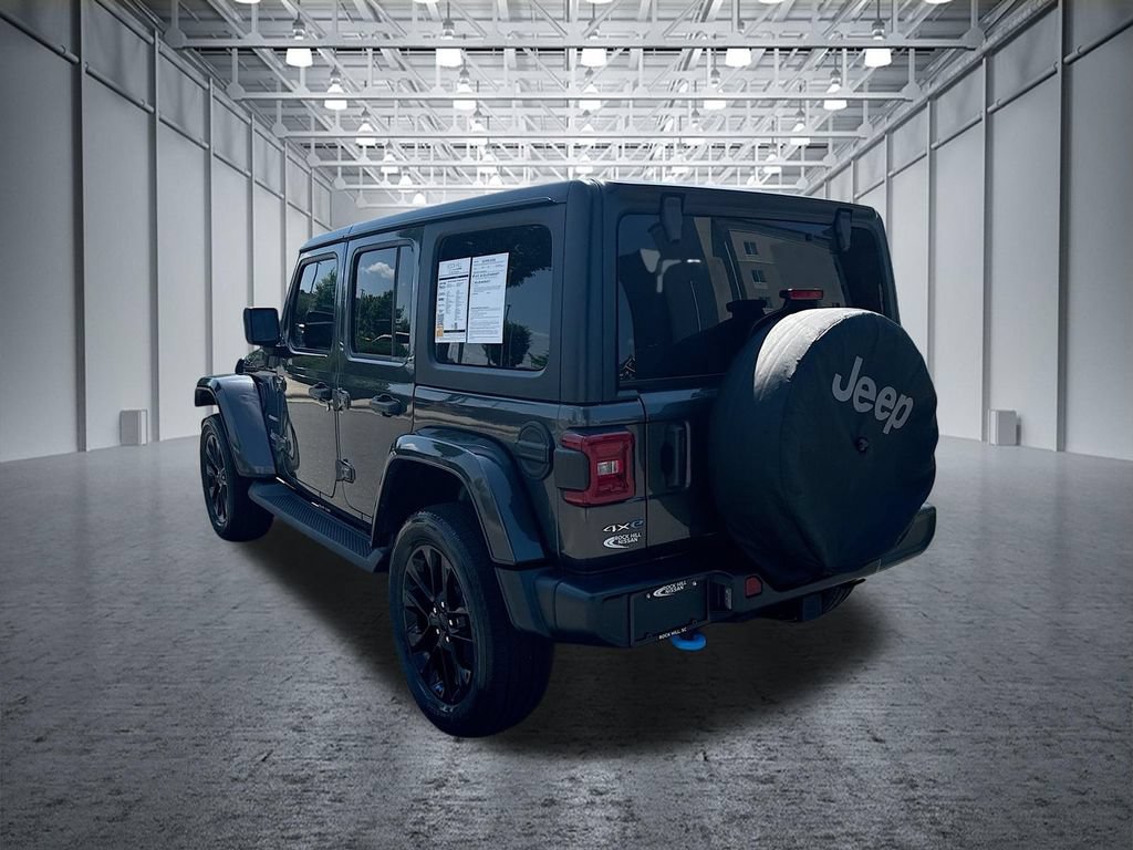 Used 2022 Jeep Wrangler Unlimited Sahara w/ Cold Weather Group AWD/4WD image 6