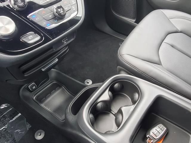 New 2026 Chrysler Pacifica Select image 21