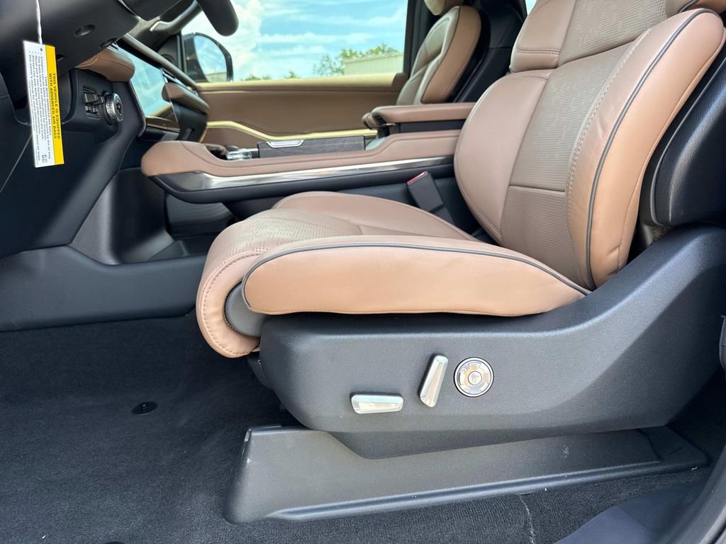 New 2025 Lincoln Navigator Black Label image 20