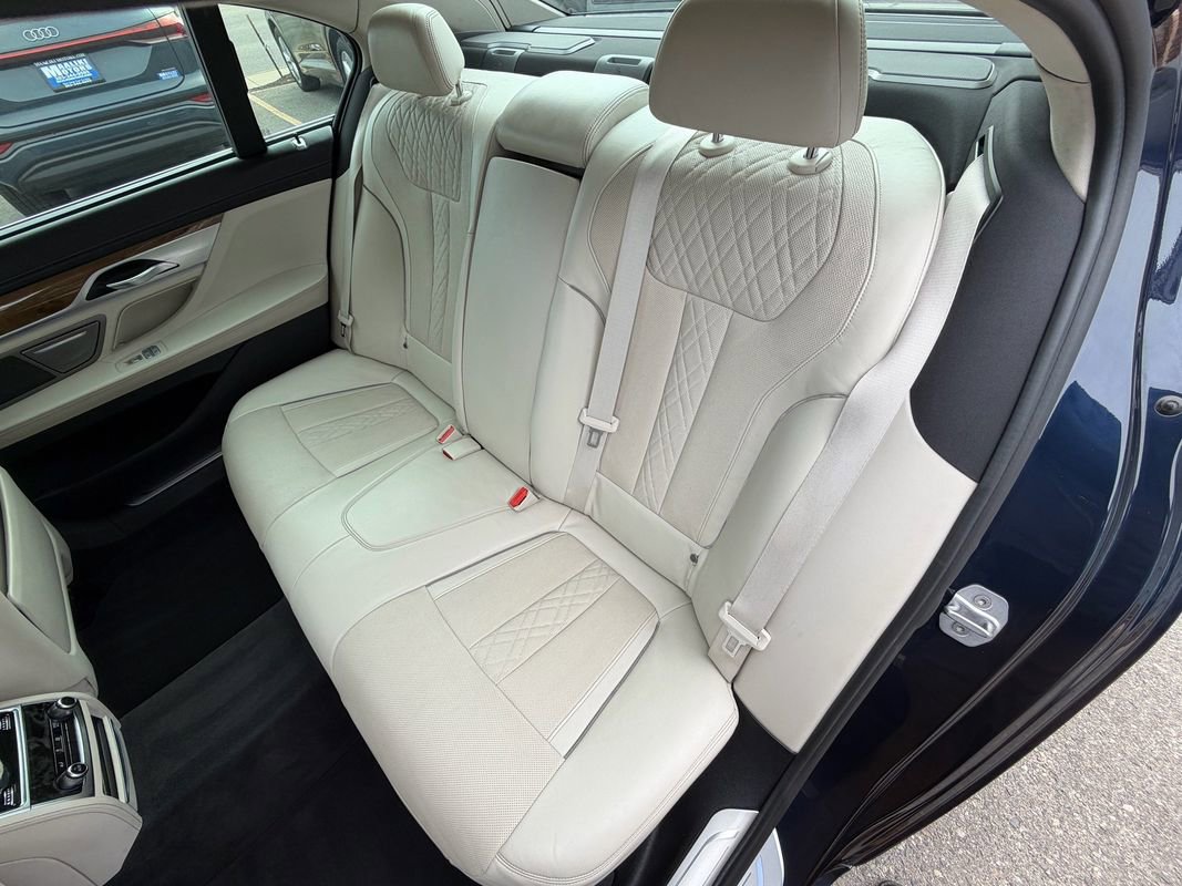 Used 2016 BMW 750i xDrive xDrive image 13