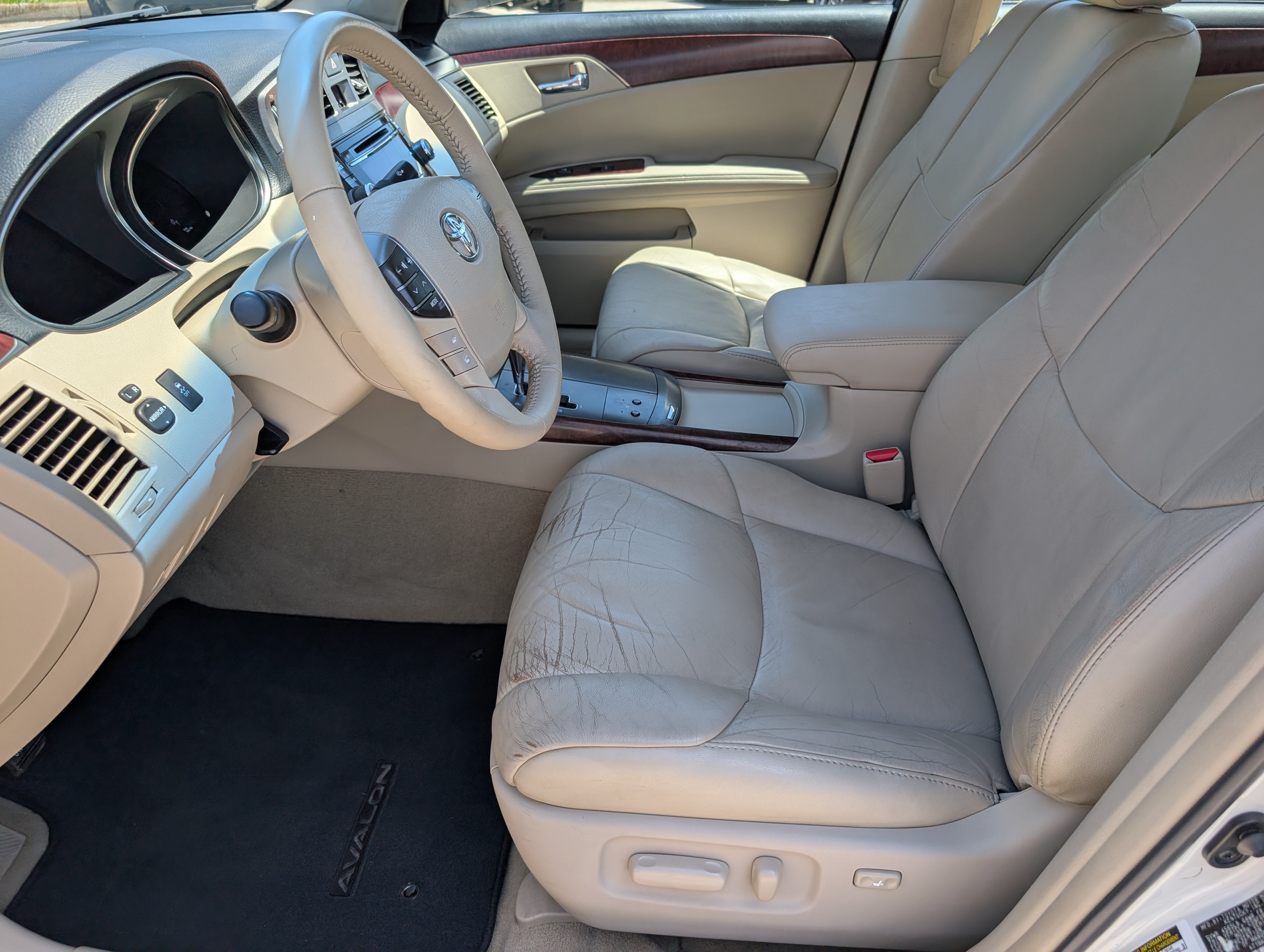 Used 2011 Toyota Avalon FWD image 9