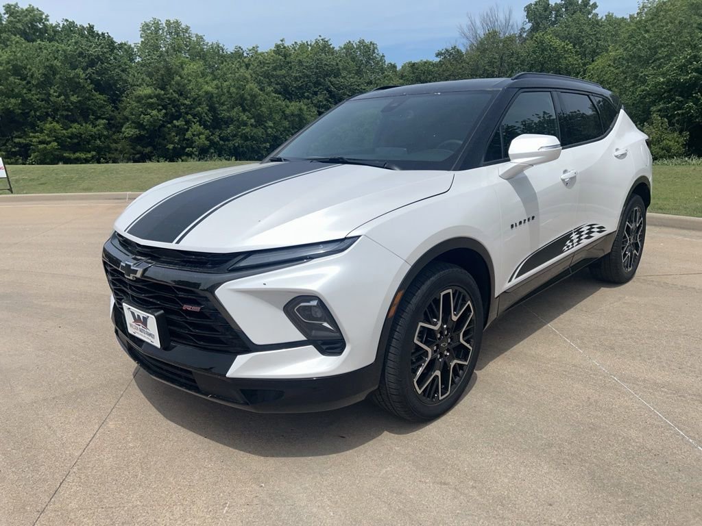 Used 2025 Chevrolet Blazer RS w/ Enhanced Convenience Package FWD image 1