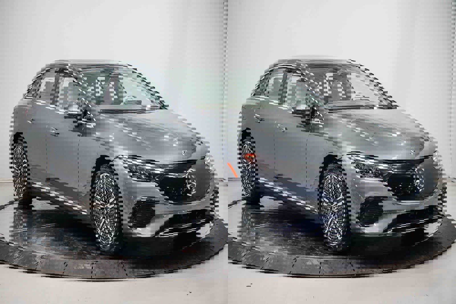 Certified 2023 Mercedes-Benz EQE 500 4MATIC Sedan image 5