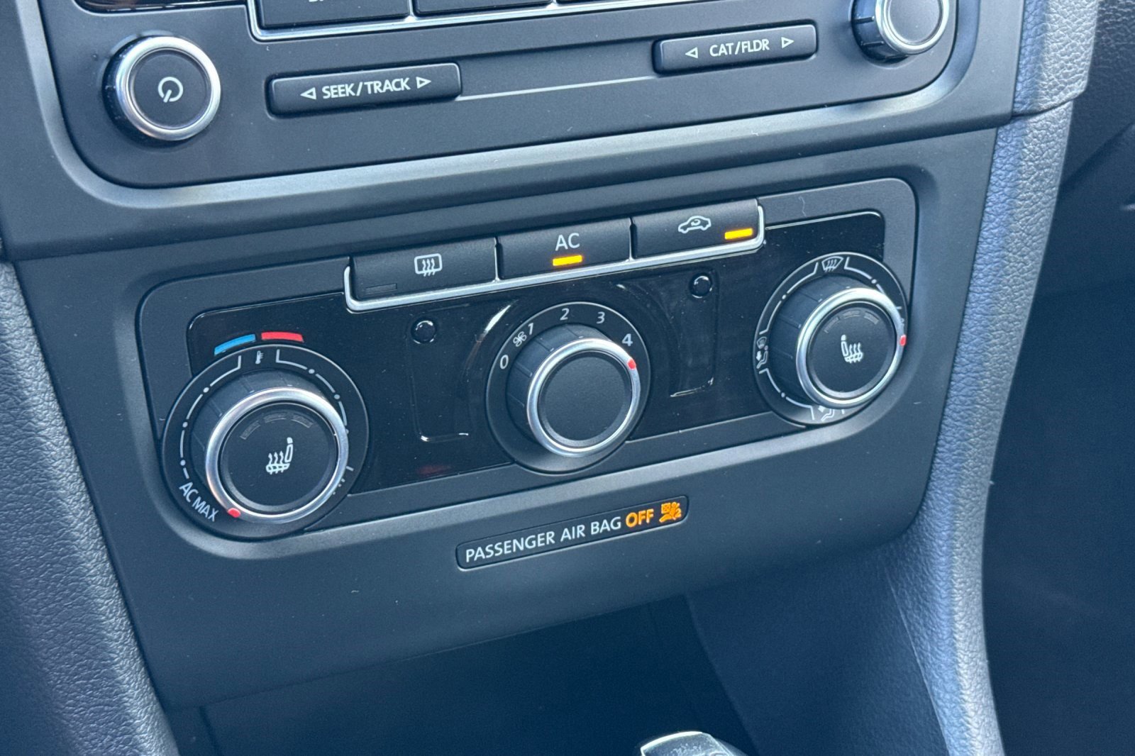 Used 2012 Volkswagen Golf 4-Door image 18