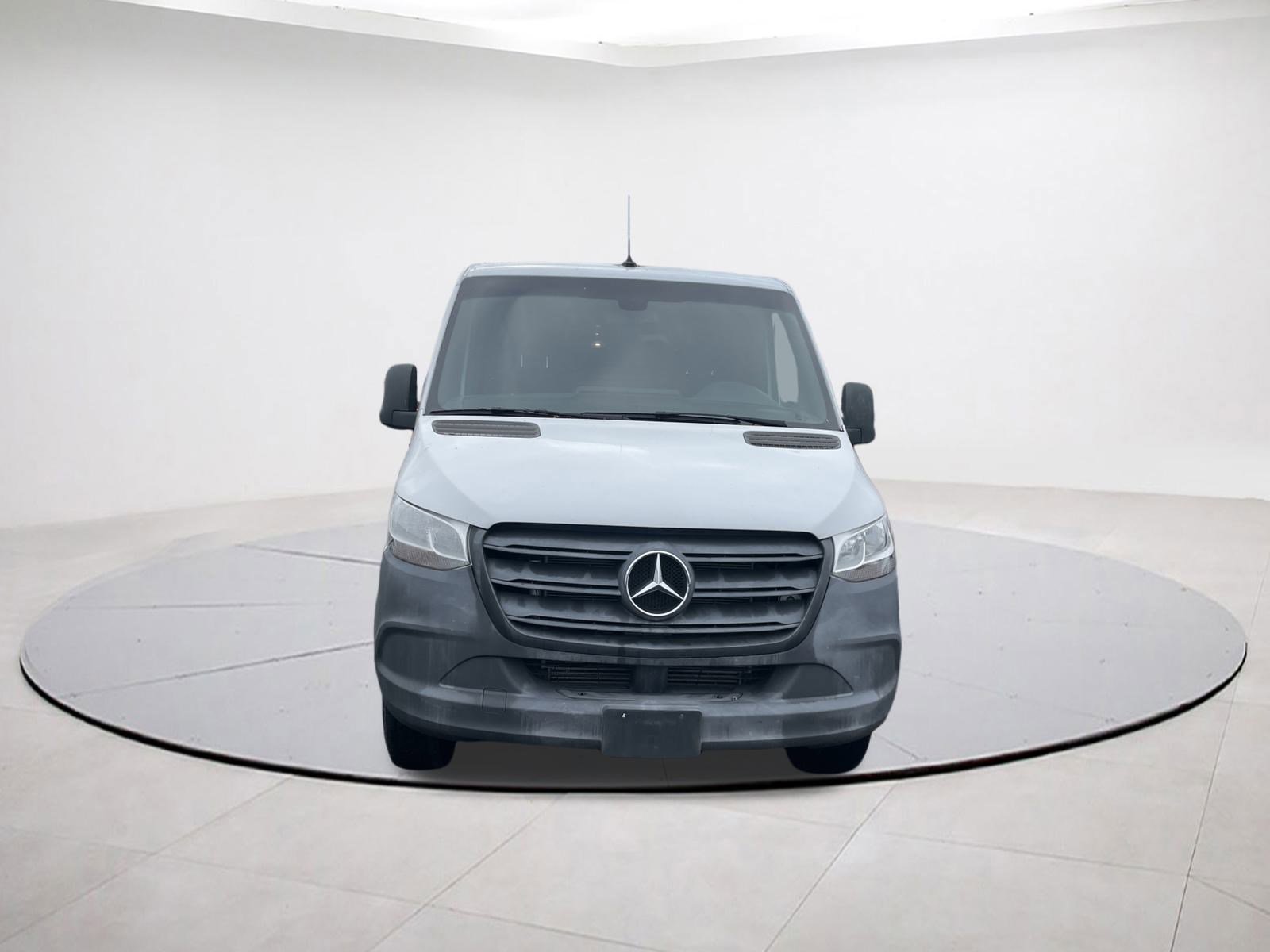 Used 2019 Mercedes-Benz Sprinter 1500 image 2