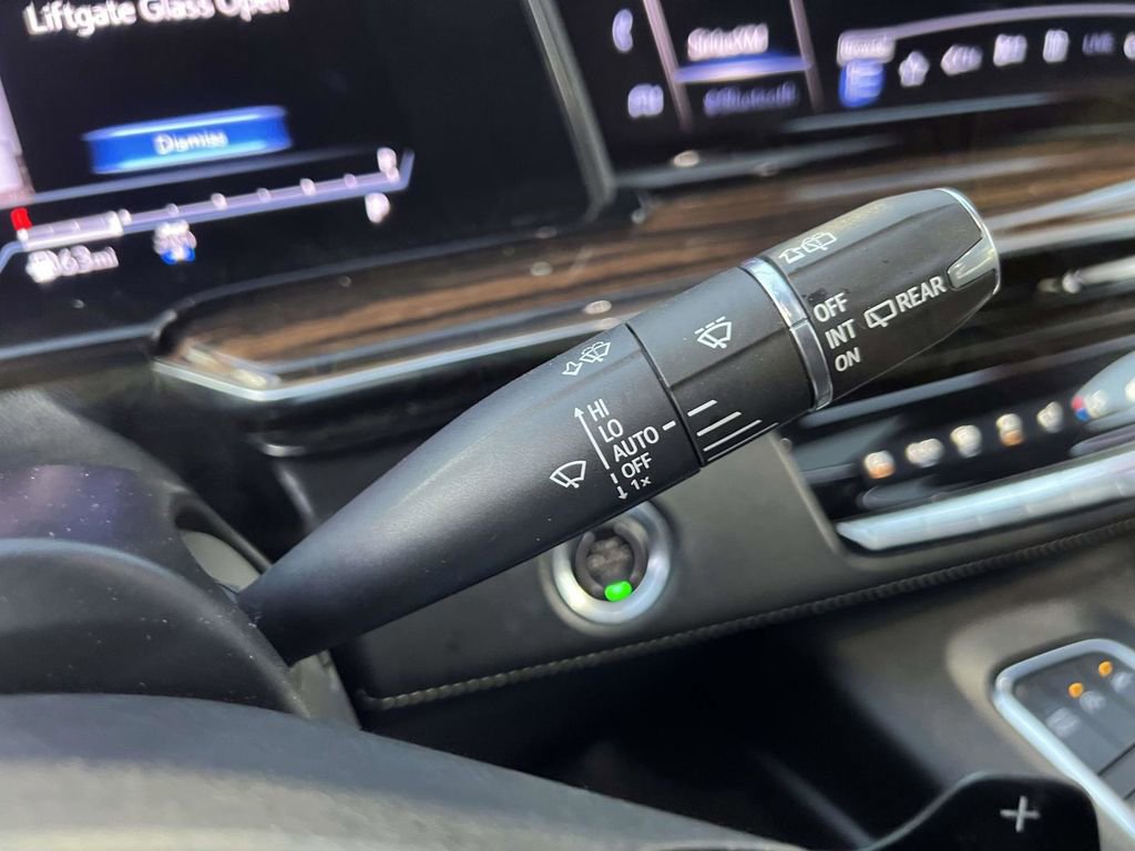 Used 2022 Cadillac Escalade ESV Premium Luxury image 32