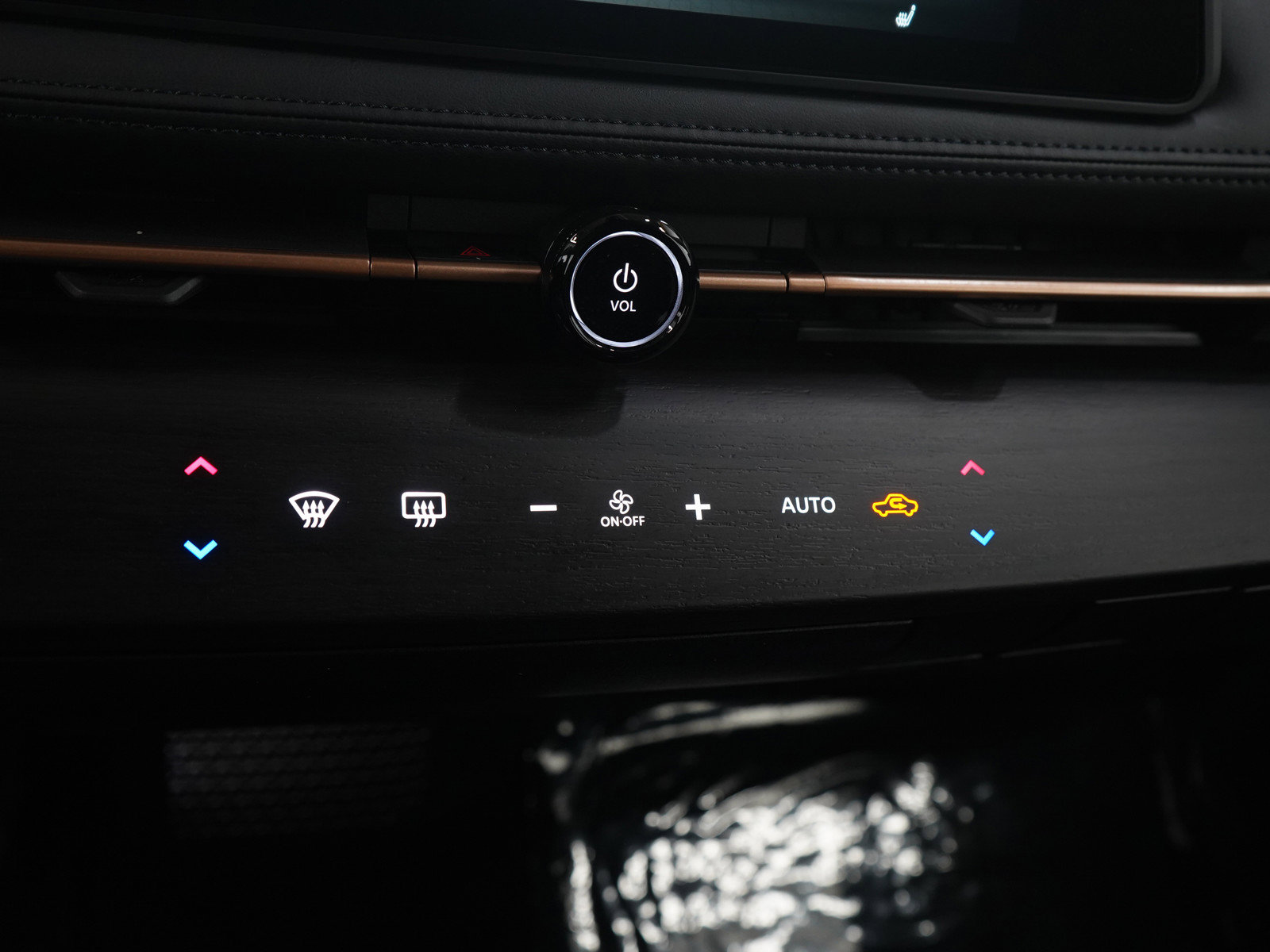 Used 2025 Nissan Ariya AWD image 22