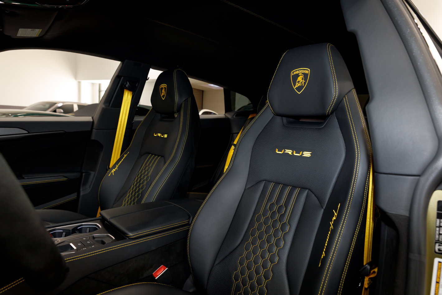 Used 2024 Lamborghini Urus Performante AWD/4WD image 49