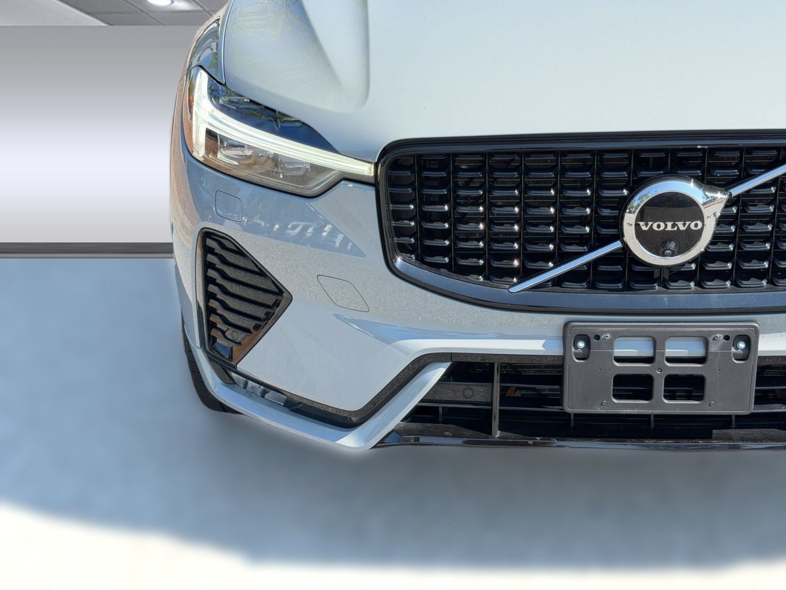 Certified 2024 Volvo XC60 B5 Plus w/ Climate Package AWD/4WD image 11