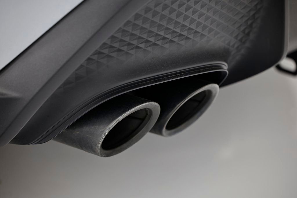 Certified 2025 Porsche Macan image 16