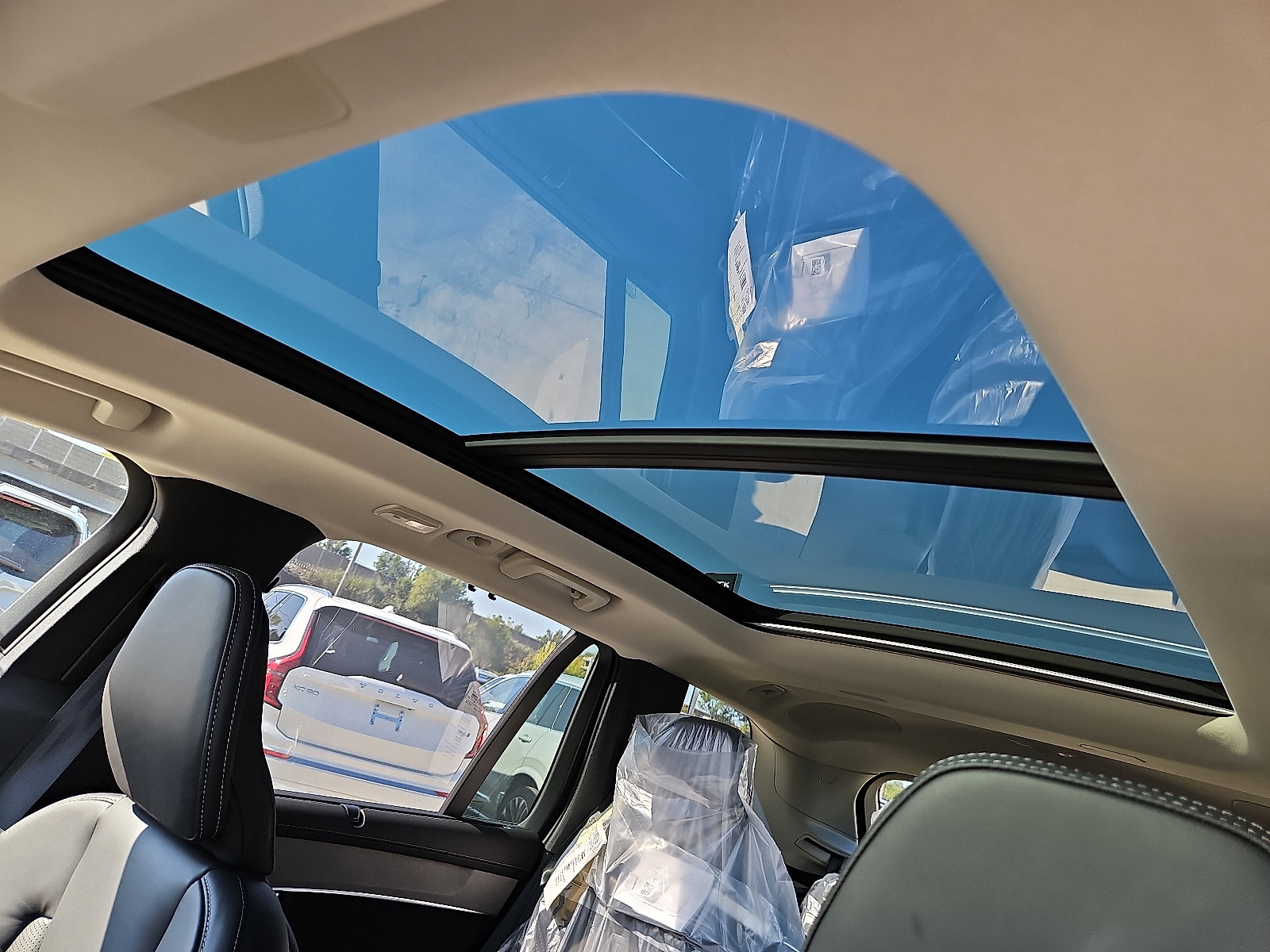 New 2026 Volvo XC90 B6 Ultra image 11
