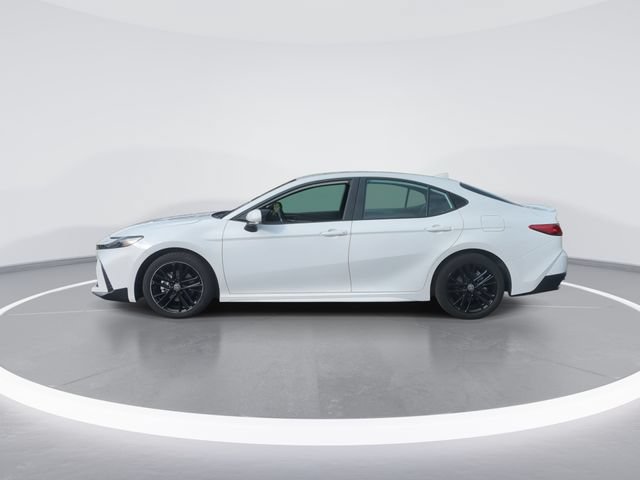 Used 2025 Toyota Camry SE FWD image 5