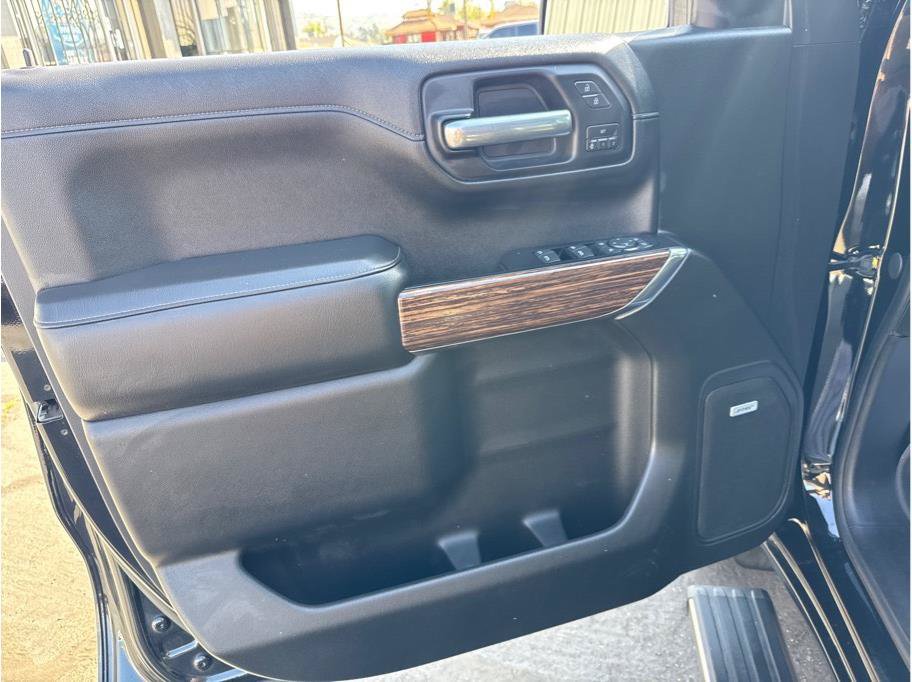 Used 2019 Chevrolet Silverado 1500 High Country w/ Technology Package AWD/4WD image 18