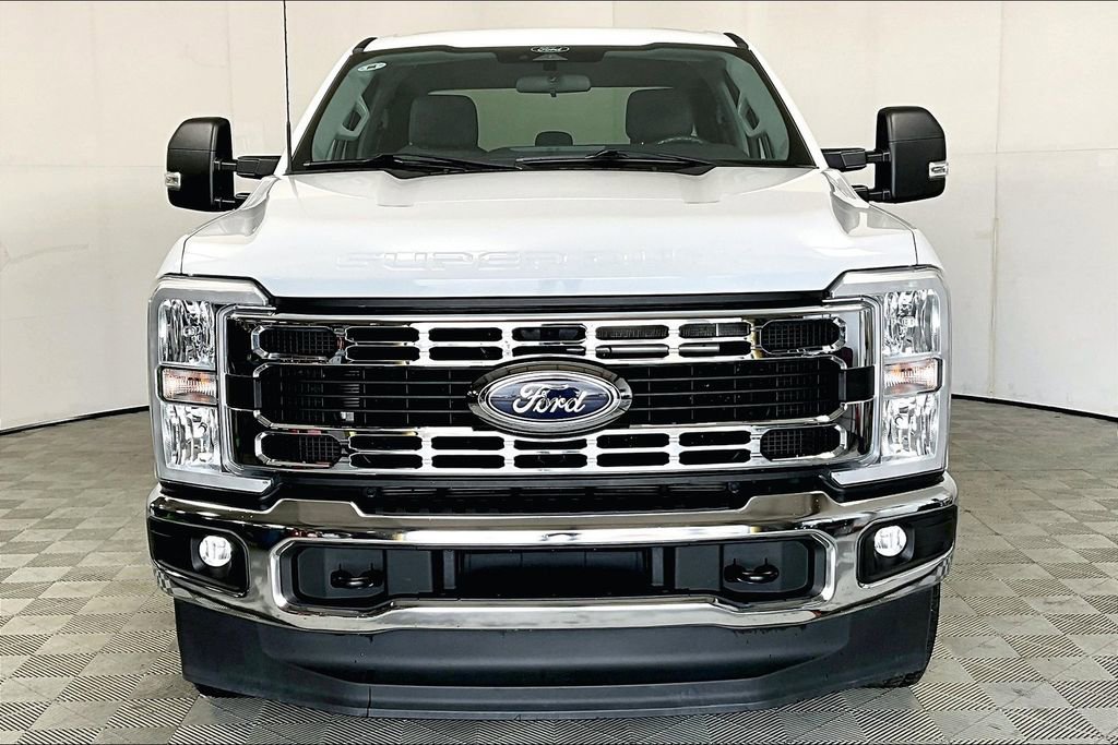 Used 2024 Ford F250 XLT image 3