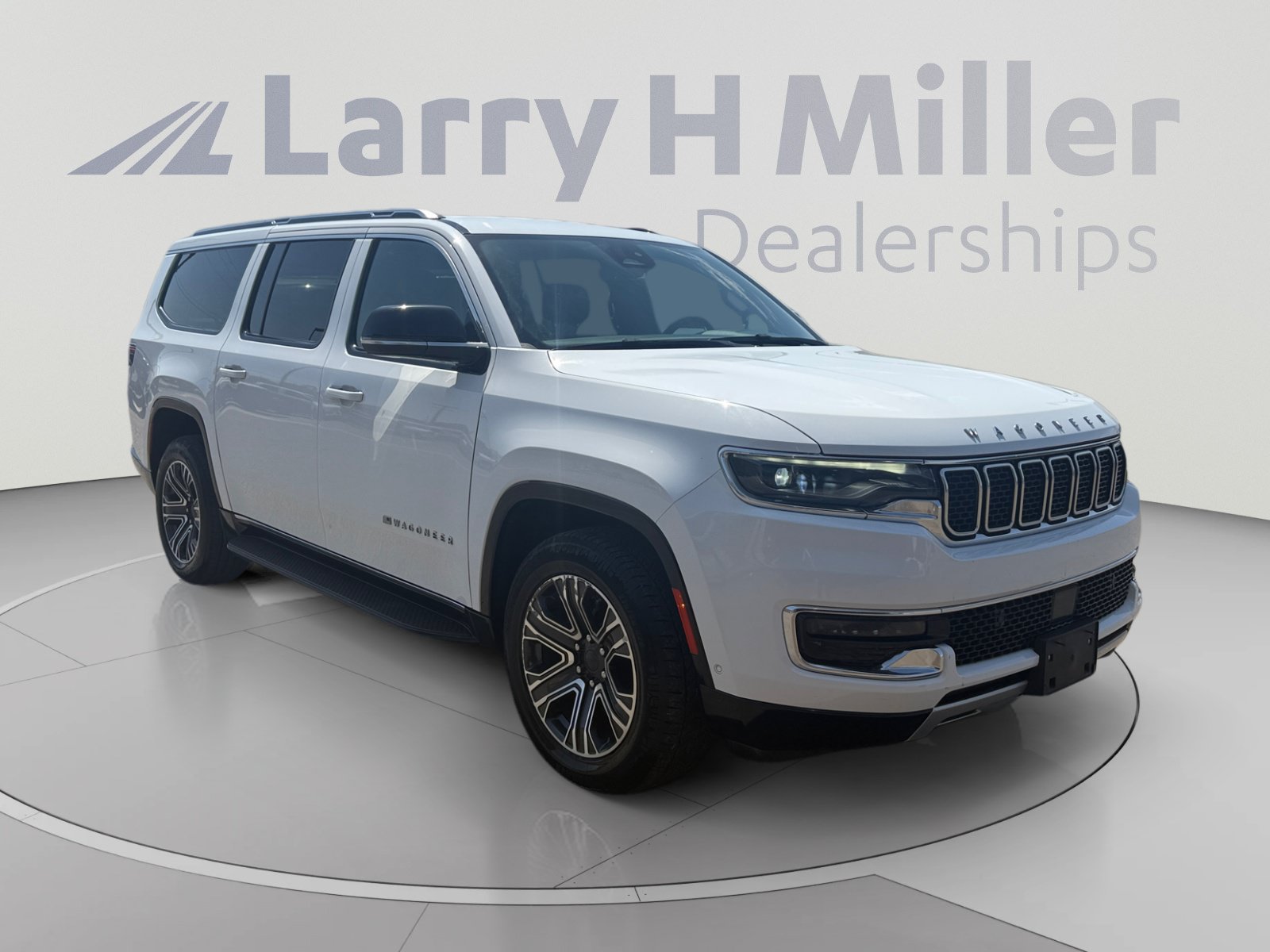 Used 2024 Jeep Wagoneer L Series II w/ Flexible Seating Group RWD image 7