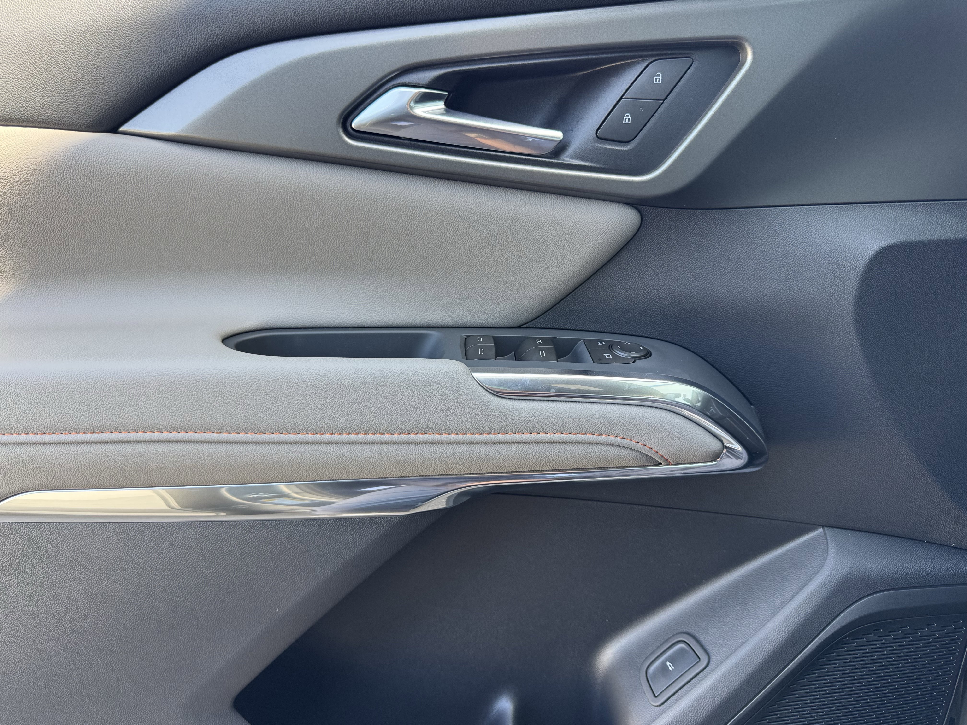 New 2026 Chevrolet Traverse LT w/ Midnight/Sport Edition FWD image 10