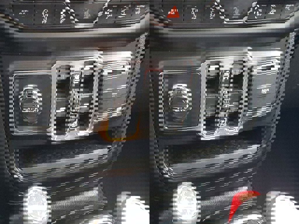 Used 2022 Jeep Wrangler Unlimited Sahara image 19