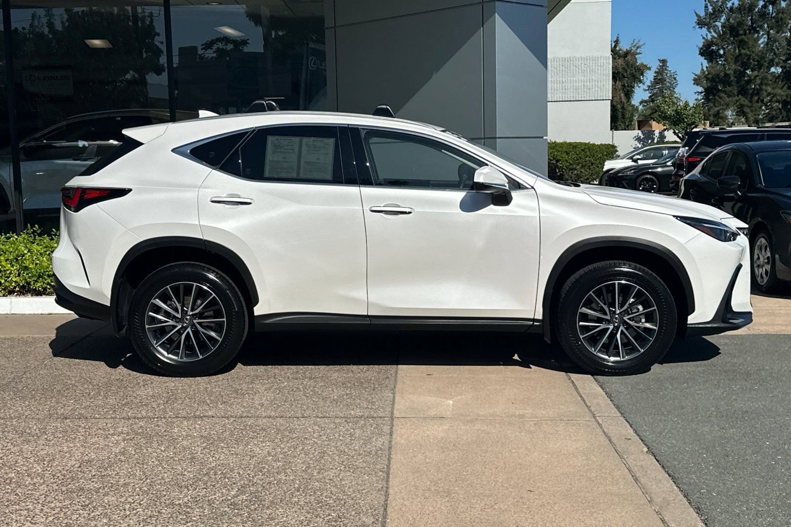 Used 2025 Lexus NX 350h AWD w/ Accessory Package (2T) image 3