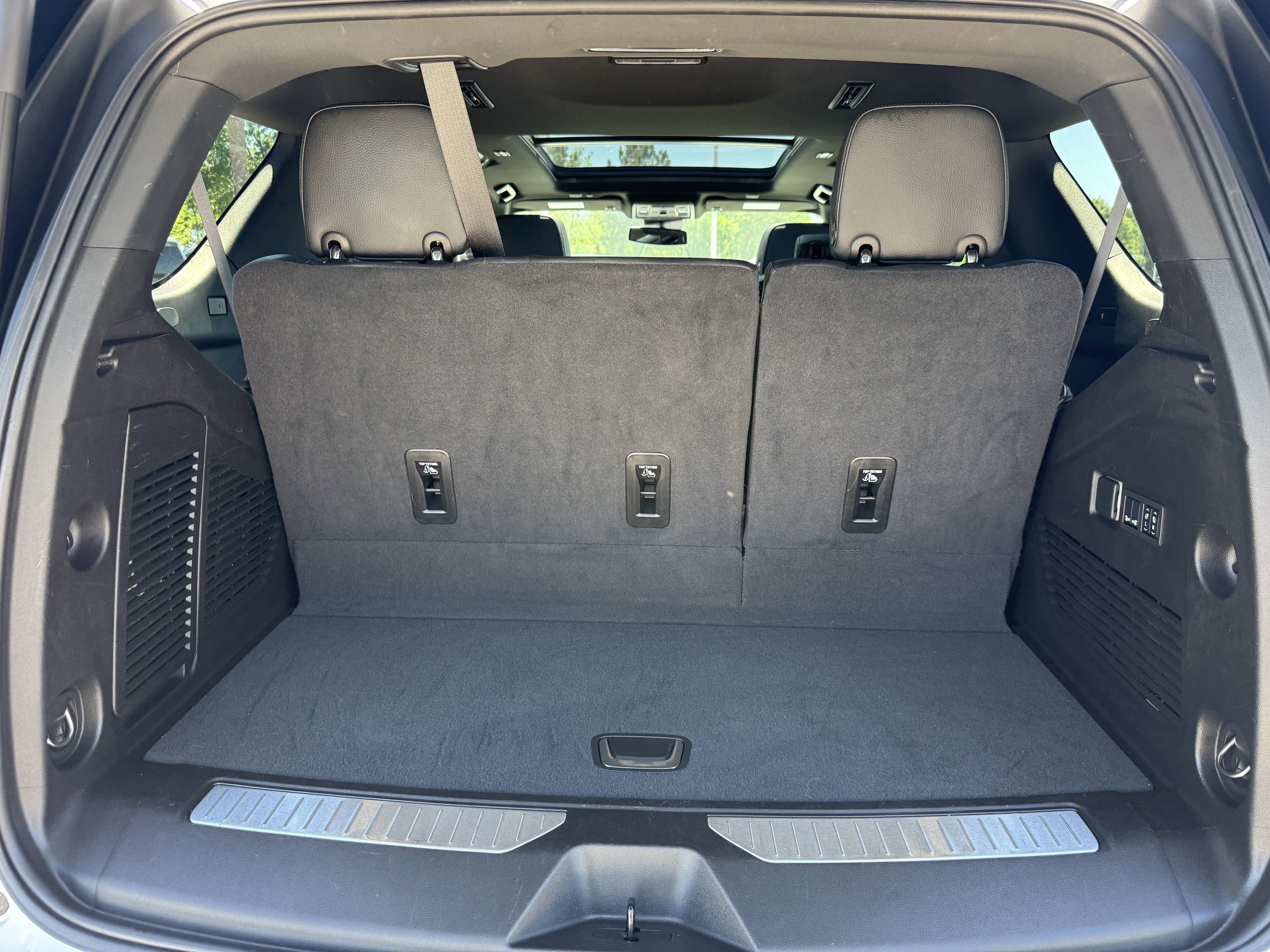 Used 2024 GMC Yukon Denali AWD/4WD image 32