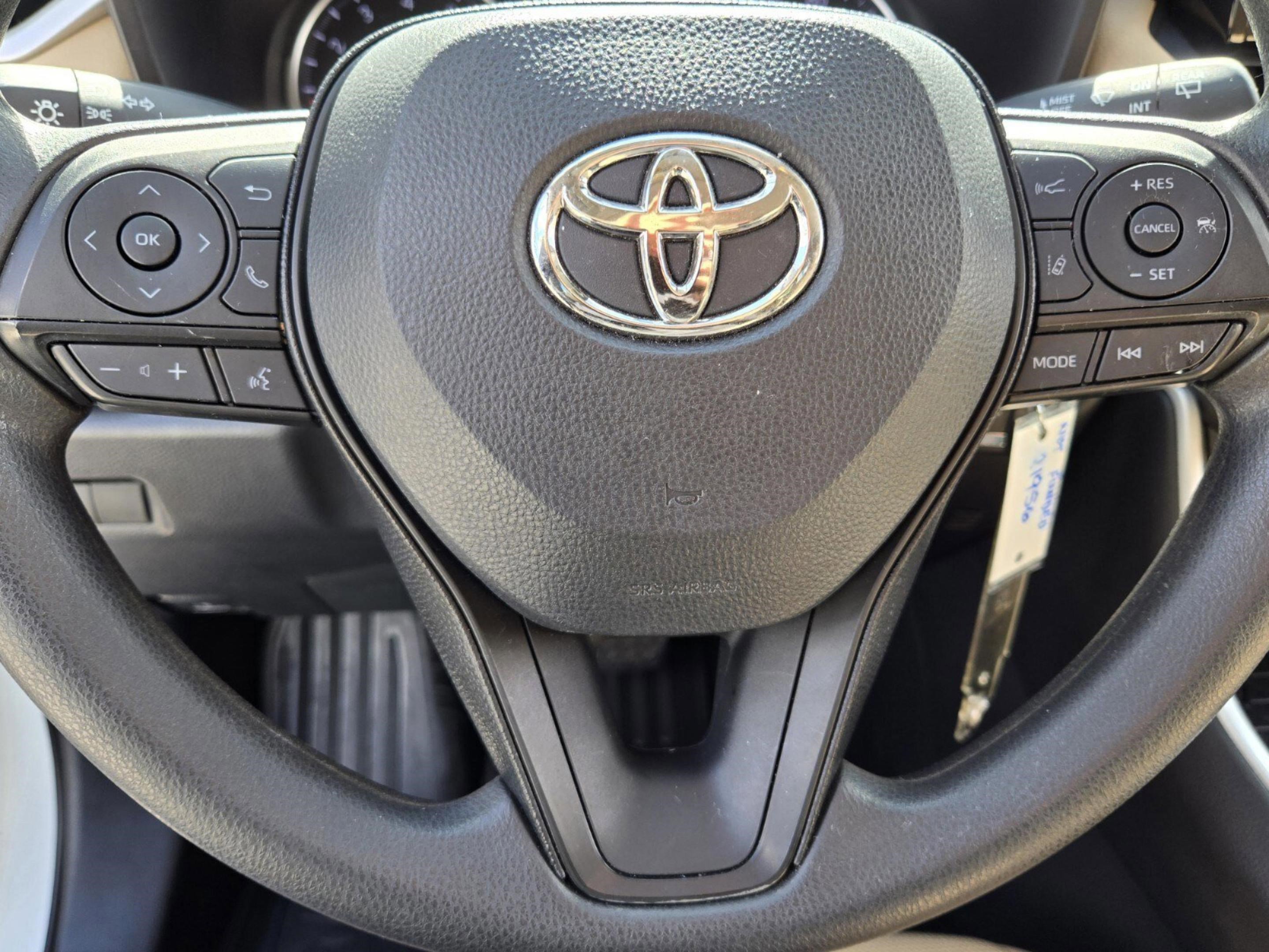 Used 2020 Toyota RAV4 LE image 47