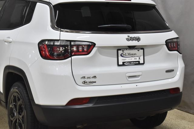 Used 2025 Jeep Compass Latitude AWD/4WD image 9