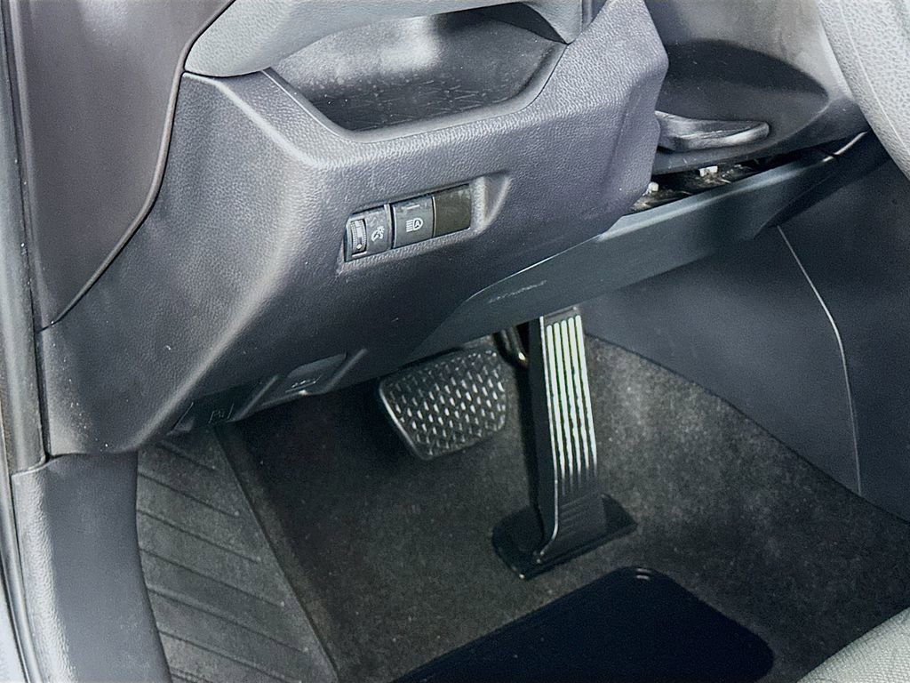 Used 2024 Toyota RAV4 XLE image 10