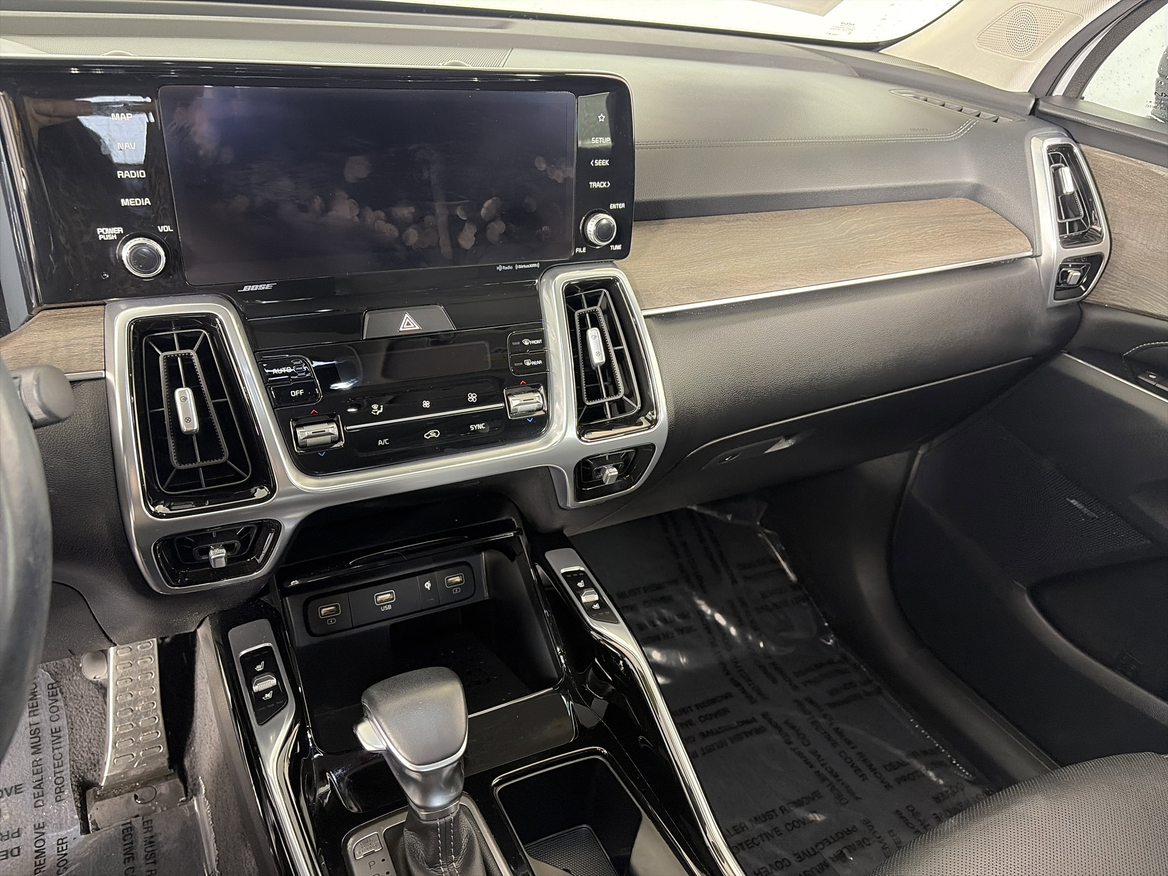 Used 2023 Kia Sorento SX Prestige image 4