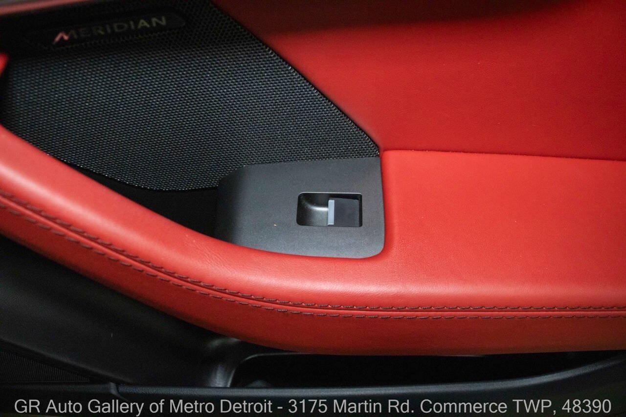 Used 2018 Jaguar F-TYPE R-Dynamic AWD/4WD image 38