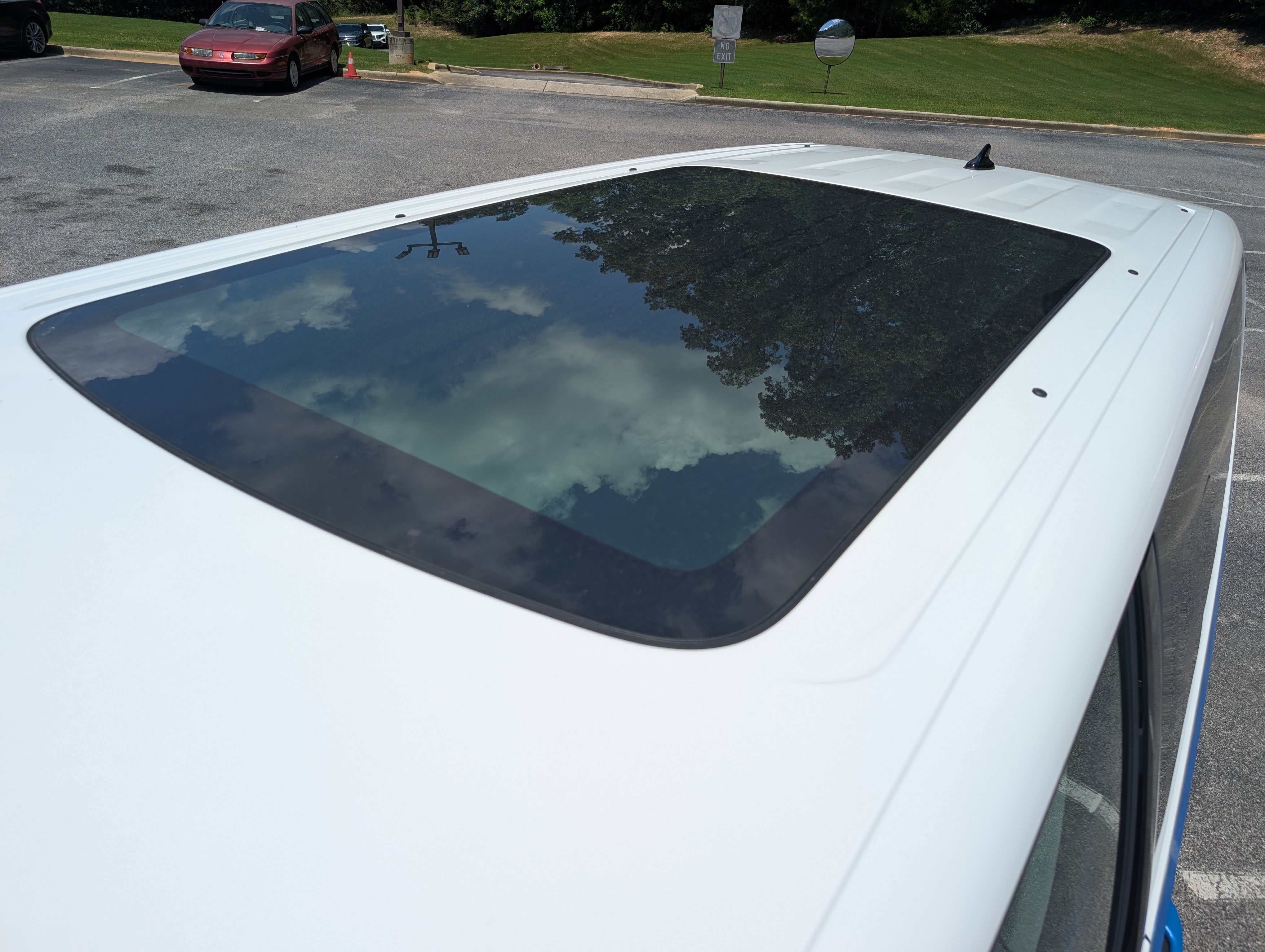 Used 2025 Volkswagen ID. Buzz Pro S Plus RWD image 14