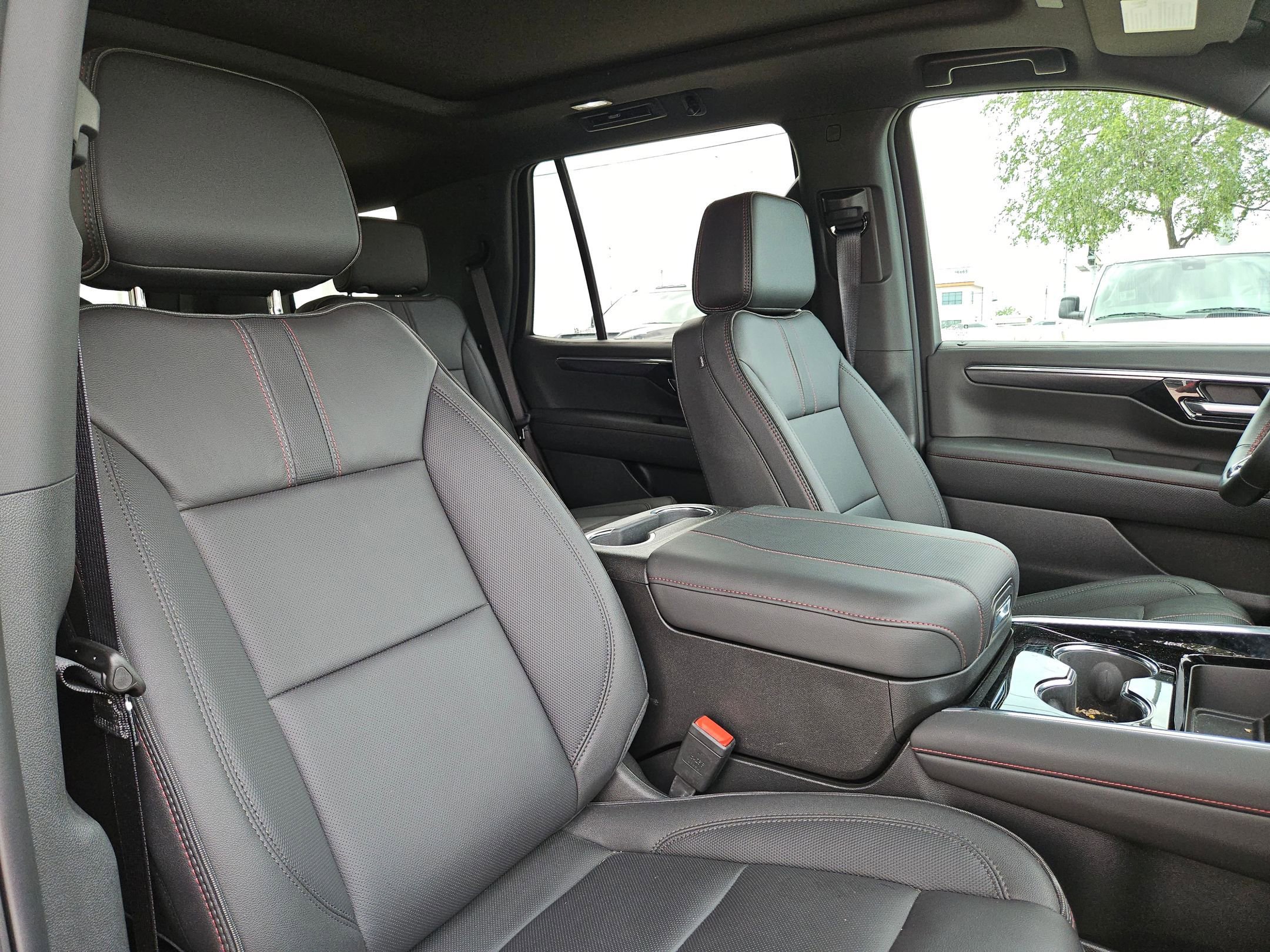 Used 2025 Chevrolet Tahoe RST w/ RST Capability Package image 30