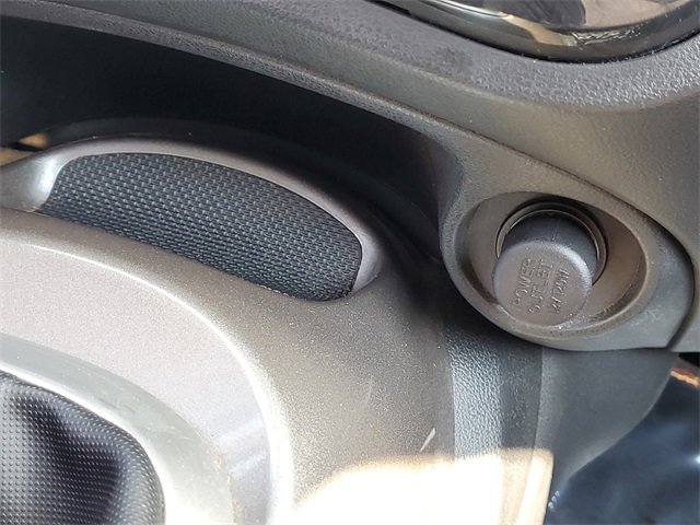 Used 2013 Nissan Juke SV image 23