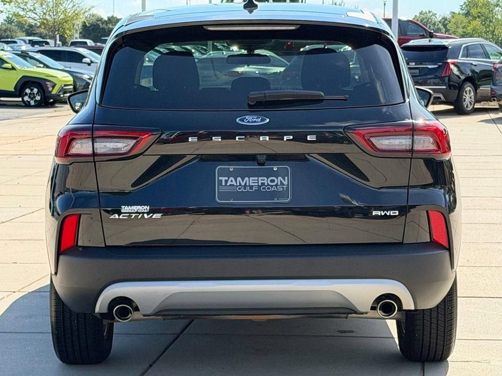 Used 2024 Ford Escape Active AWD/4WD image 3